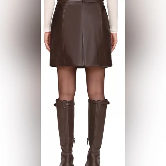 Leather mini skirt by Amanda Smith. Vintage. Decorative stitching. Dark Brown 12 - Picture 2 of 12